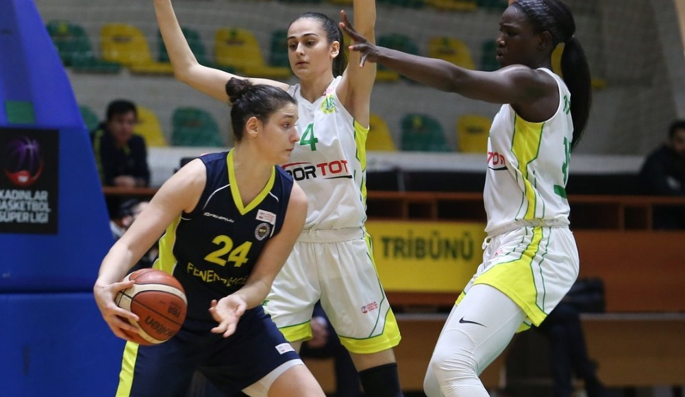 Fenerbahçe, deplasmanda İstanbul Üniversitesi'ni 89-58 mağlup etti