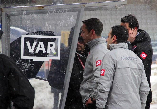 "VAR için özel hakemler yetiştirilmeli"