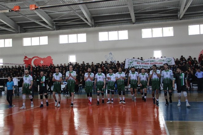 Solhanspor, Haliliye Belediye Voleybol takımını 3-0 mağlup etti