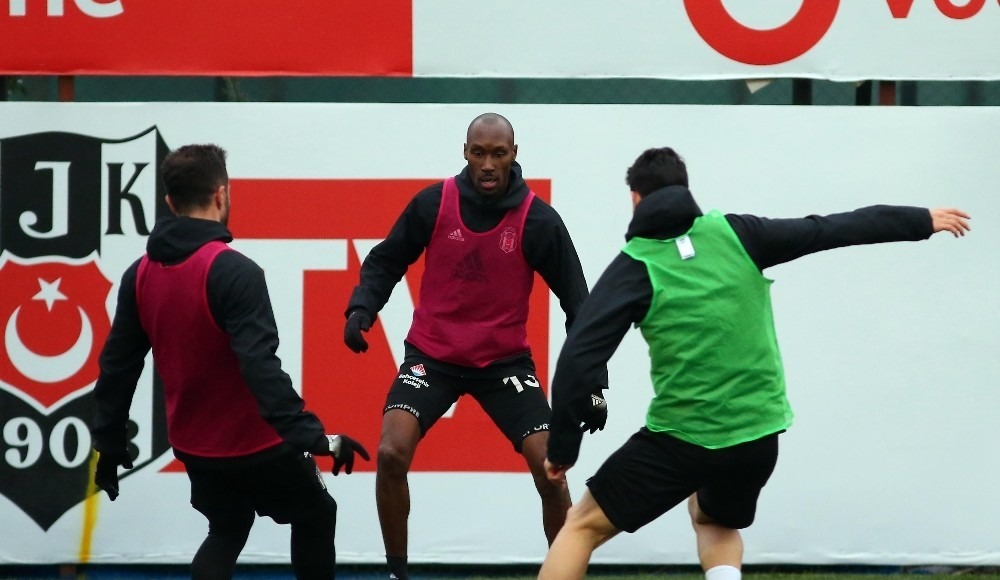 Beşiktaş, taktik ve şut çalıştı
