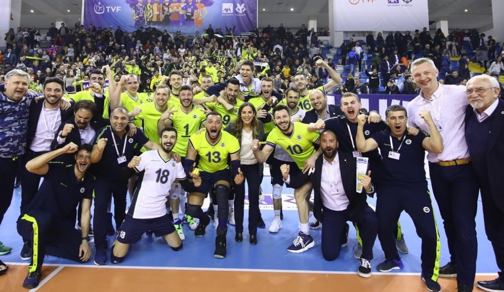 Fenerbahçe, Halkbank'ı 3-1 yendi