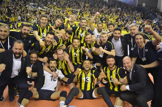 Fenerbahçe kupasını aldı