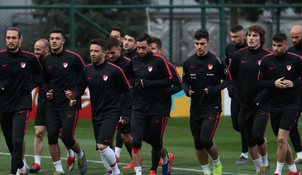 "Tecrübeli ve genç oyuncuları harmanlamak lazım"