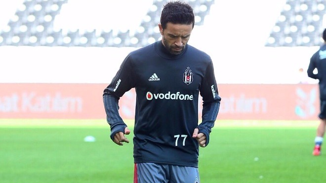 Gökhan Gönül ve Dorukhan Toköz son maçta da yok