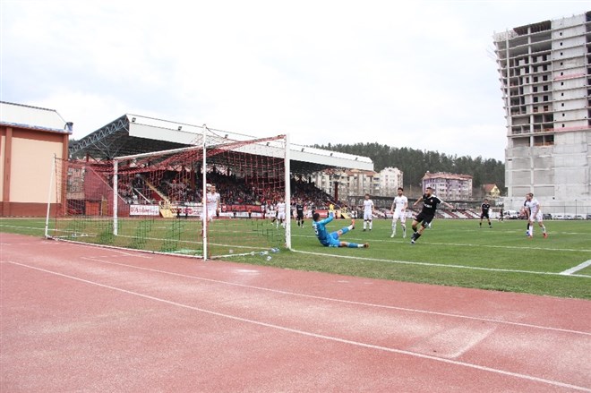 Kastamonuspor 1966, konuk ettiği Utaş Uşakspor’u 2-1 yendi