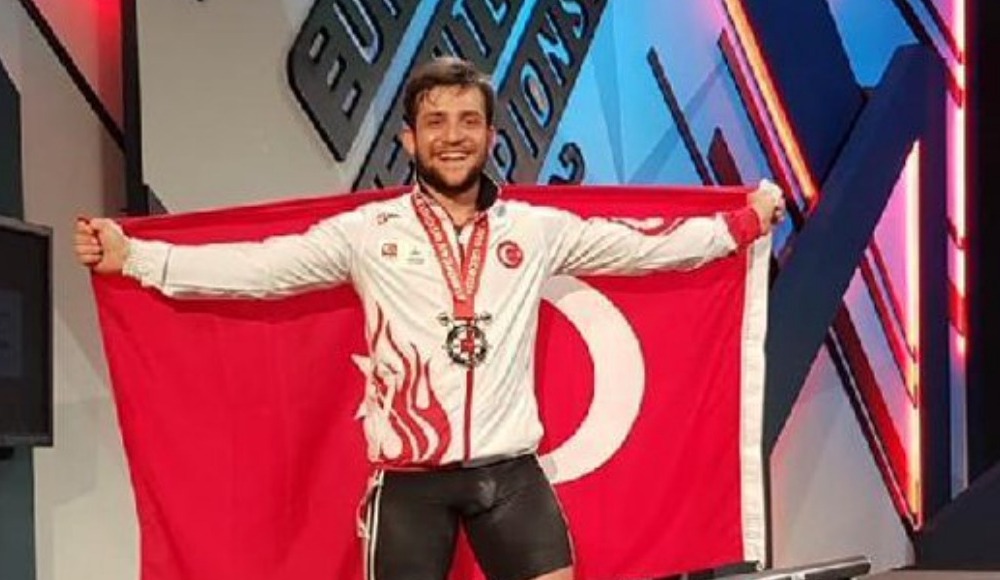 Celil Erdoğdu’dan gümüş madalya