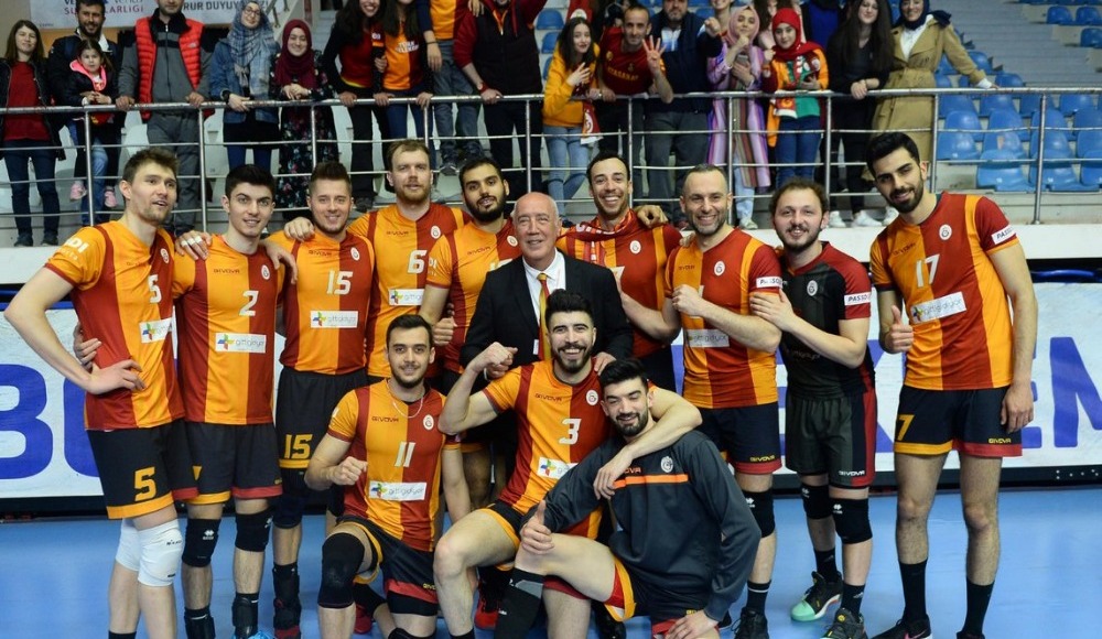 Galatasaray, Halkbank’ı 3-0 yenerek 1-0 öne geçti