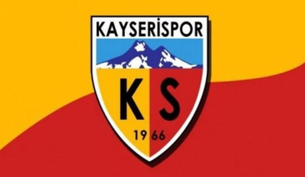 Maç sırasında ağzına arı kaçan futbolcu hastaneye kaldırıldı