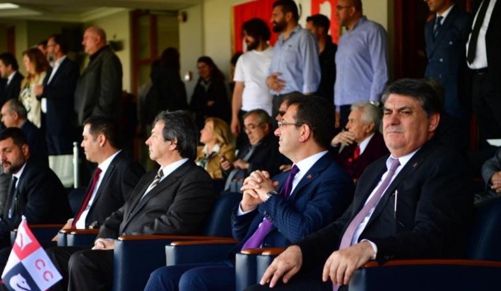 İmamoğlu Veliefendi Hipodromunda 50. İBB Kupası ve 23 Nisan Kupası yarışlarını izledi